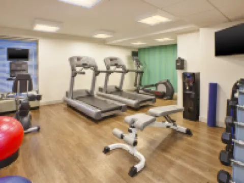 Holiday Inn Express & Suites CHICAGO-MIDWAY AIRPORT by IHG Hotels in Bedford Park