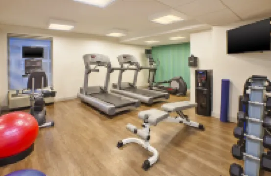 Holiday Inn Express & Suites CHICAGO-MIDWAY AIRPORT by IHG