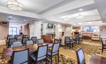 Holiday Inn Express INDIANAPOLIS AIRPORT by IHG