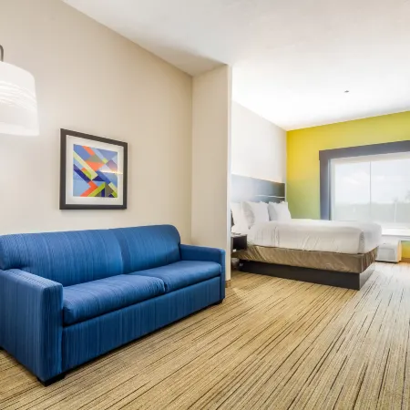 Holiday Inn Express & Suites HEARNE by IHG