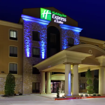 Holiday Inn Express & Suites PARIS by IHG