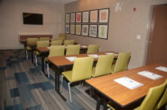 Holiday Inn Express & Suites Decatur by IHG