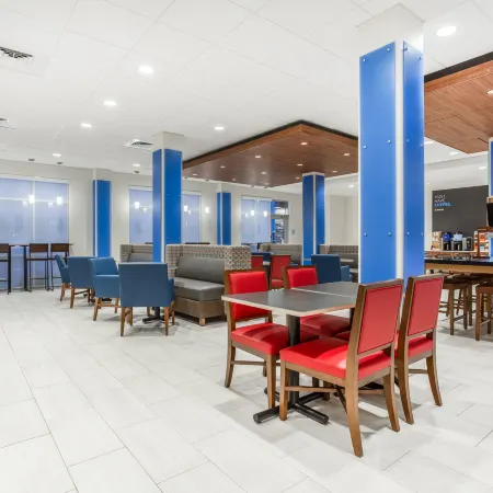 Holiday Inn Express & Suites OTTAWA by IHG