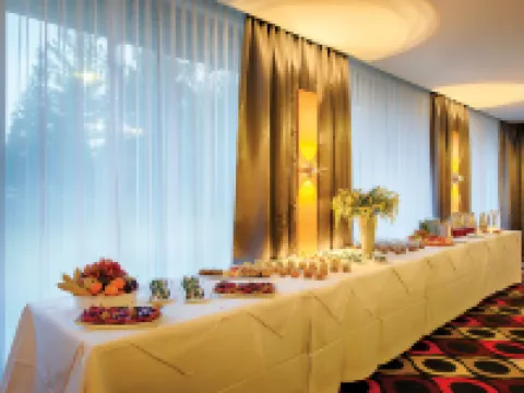 โรงแรมเลโอนาร์โด สนามบินฮันโนเฟอร์ โรงแรมในLangenhagen