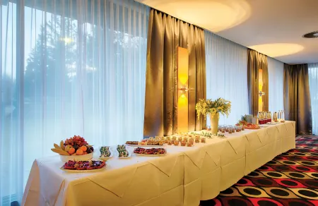 Leonardo Hotel Hannover Airport Отели в г. Ганновер