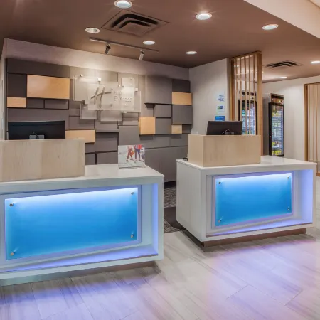 Holiday Inn Express & Suites FAYETTEVILLE SOUTH by IHG