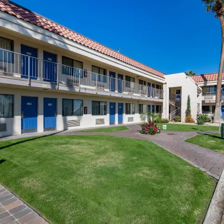 Rodeway Inn & Suites Thousand Palms - Rancho Mirage
