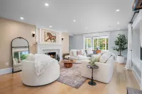 Family getaway.Commuter's Dream.Weddings&Events.Content House.Luxury Smart Home 拉奇蒙特住宿飯店