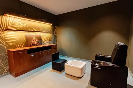 Travancore Court Отели рядом со станцией Metro  Aluva Railway Station