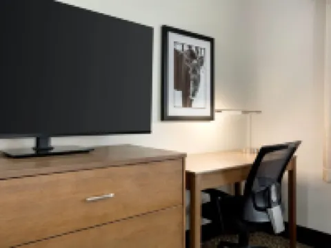La Quinta Inn & Suites by Wyndham Fairbanks Airport Hotels in College