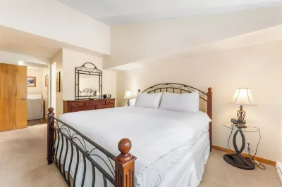 Pines #2071 by Summit County Mountain Retreats Hotels near Peru express lift