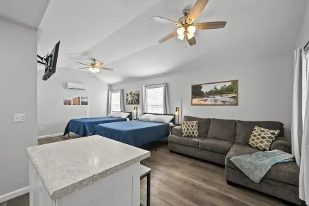 "Live Oak" Cottage Reidsville Georgia