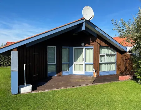 Cozy vacation home in Kating (near the North Sea) Отели в г. Тённинг