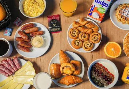 B&B Hotel Toulon Centre Gare Отели рядом с достопримечательностью «National Navy Museum of Toulon»