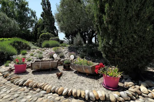 Mas Saint Antoine Hotels in Rognonas