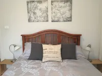 Majura House - home away from home 왓슨 호텔