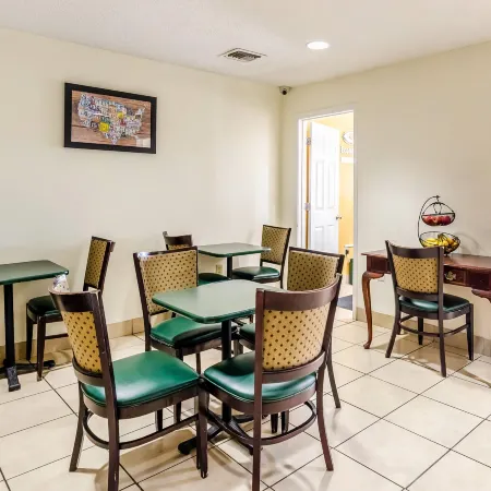Econo Lodge Glade Springs I-81