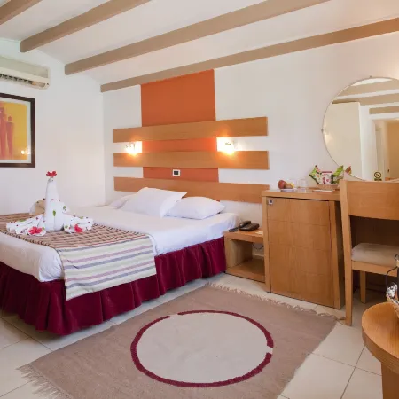 Ghazala Beach Hotel Отели рядом с достопримечательностью «Торговый центр Genena City»