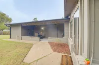 Tulsa Area Home w/ Sunroom: Near Parks & River! - Homestays
