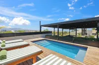 ALMA Surf Lodge - Pools