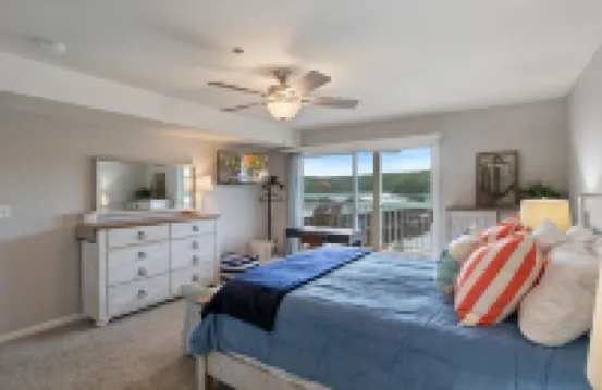 Lakeview Condo, Pools, Patio With Grill, Near PB2 Launch