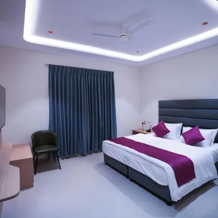 K Hotels Отели рядом с достопримечательностью «Конференц-центр Frontier Management»