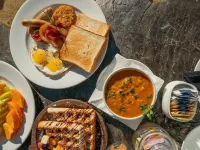 Hotel Skyline Manali Walking to Mall Road Centrally Heated Hotel a Manali