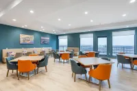 Four Points by Sheraton Newark Airport - พร้อมอาหารเช้า