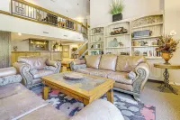Chic Winter Park Studio w/ Community Hot Tub - 3-Star
