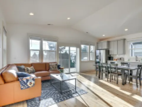 Stunning Stevenson Retreat w/ Mountain Views! Hotels in Stevenson