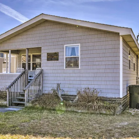 Nags Head Cottage Screened Porch, Walk to Beach!