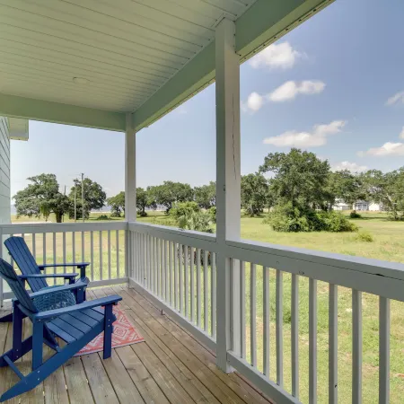 Sunny Gulfport Vacation Rental Walk to Beaches!