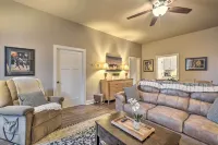 Quaint Apartment in Historic Georgetown! - Bathtub