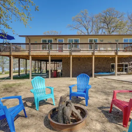Spacious Vacation Rental Home on Eufaula Lake!