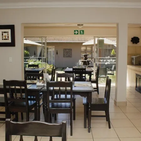 Oaklands Inn and Conference Centre