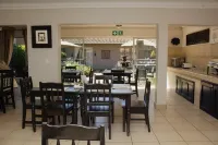 Oaklands Inn and Conference Centre