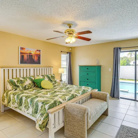 1 Mi to Dtwn Stuart: Bright Home w/ Pool & Spa!