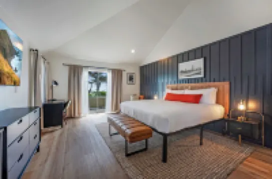 Bodega Coast Inn and Suites