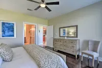 Gulf View + Beach Access: Galveston Resort Condo! - Condos