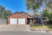Private Pool & Hot Tub: Dog-friendly Live Oak Home - Wifi