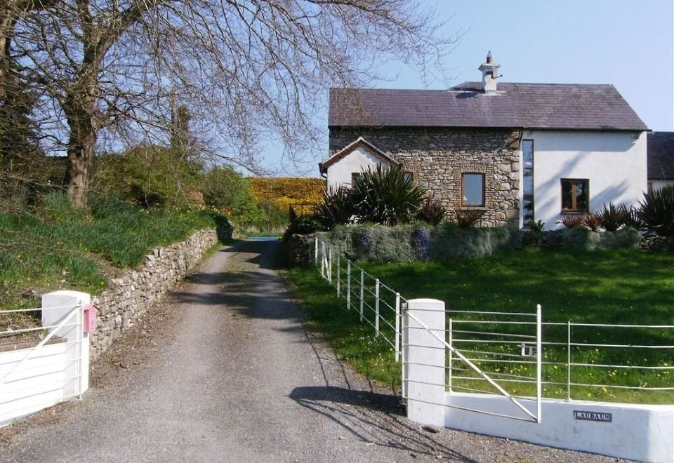 House — indeterminate date in Bryanmore Upper