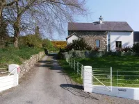The Village Studio Apartments Hotel di 