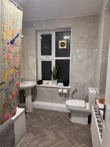 Charming Guest Room in Morden with Modern Amenities 鄰近South Merton的酒店