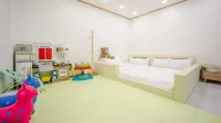 Pocheon Wuri Kids Poolvilla - Mountain view