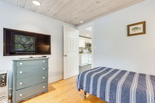 Hamptons Vacation Rental w/ Salt Water Pool - Parkplatz