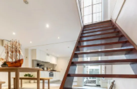 摩登石器時代豪華石屋住宿