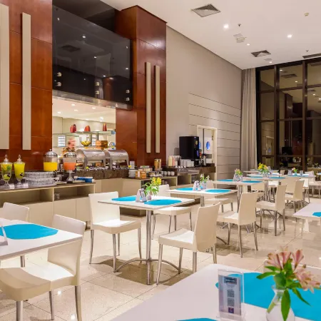 Comfort Suites Brasília Отели рядом с достопримечательностью «Северное крыло»