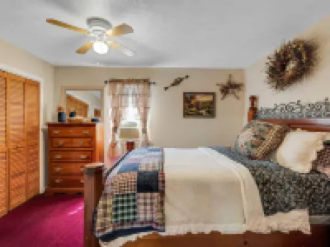 Riverside Serenity: A Picturesque Retreat 2 Bedroom Cottage by RedAwning Hoteles en Condado de Page