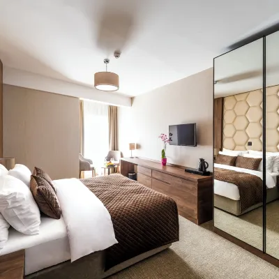 Amsterdam Hotel Отели рядом с достопримечательностью «Выставочный центр Белграда»