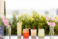 The Shay, A Destination by Hyatt Hotel - bar